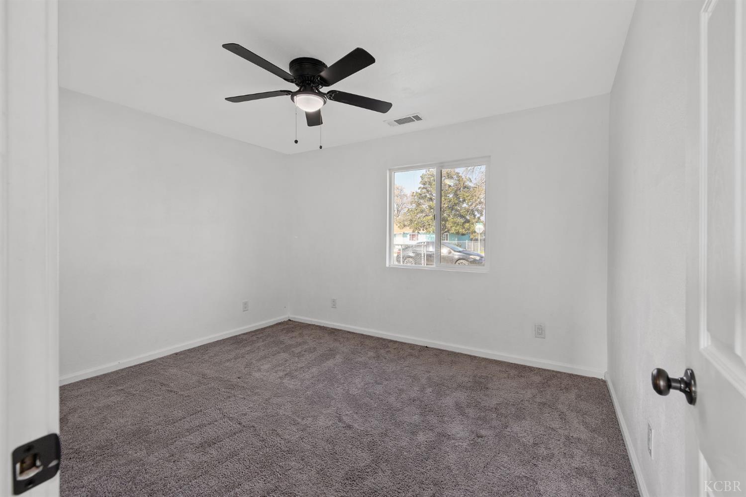 9665 Home Ave, Hanford, CA 93230