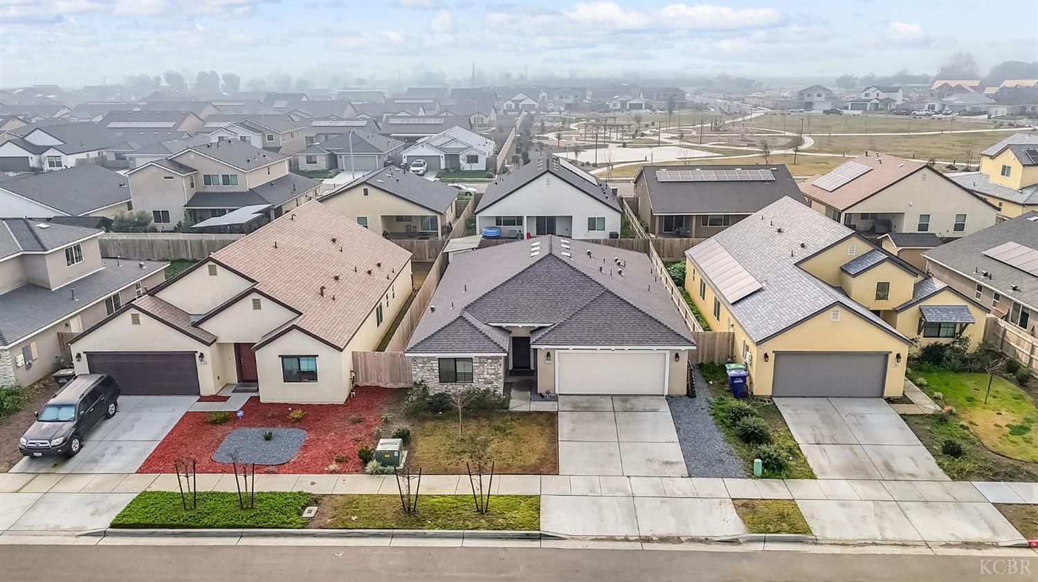 1413 S Autumn Breeze Ct, Hanford, CA 93230