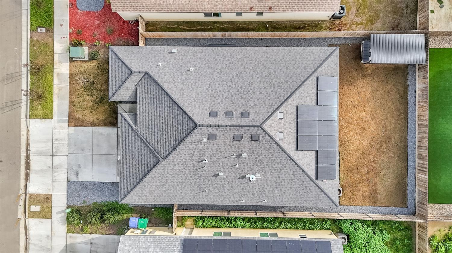 1413 S Autumn Breeze Ct, Hanford, CA 93230