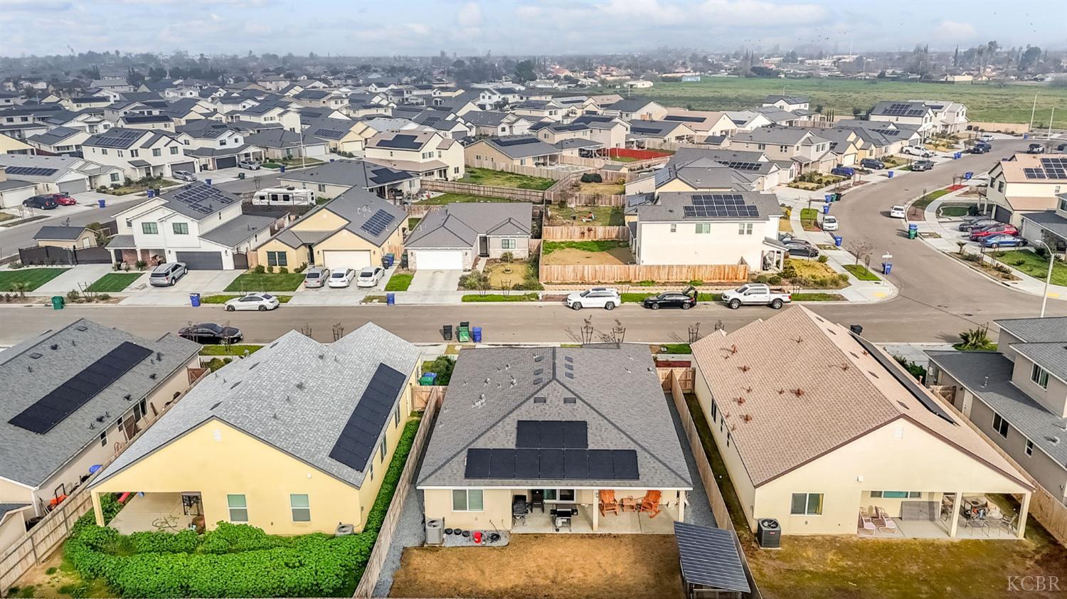 1413 S Autumn Breeze Ct, Hanford, CA 93230