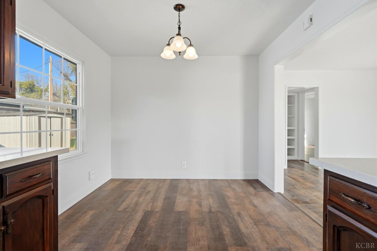 100 W Terrace Dr, Hanford, CA 93230