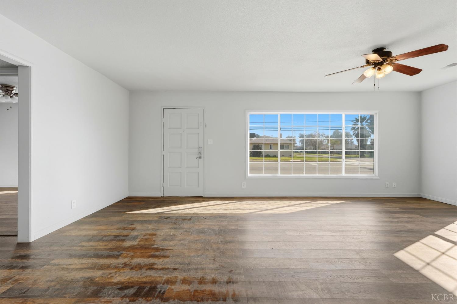 100 W Terrace Dr, Hanford, CA 93230