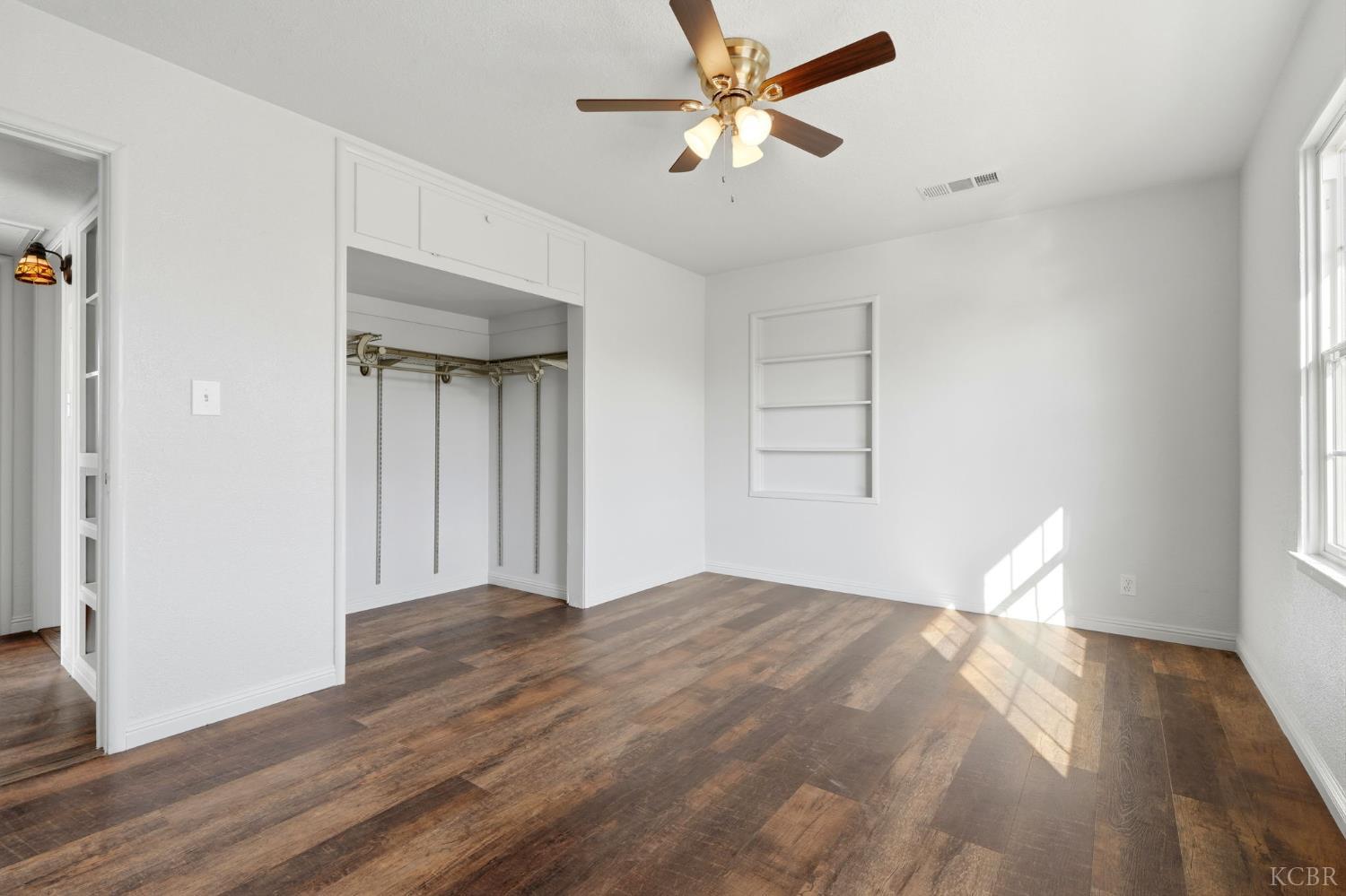 100 W Terrace Dr, Hanford, CA 93230