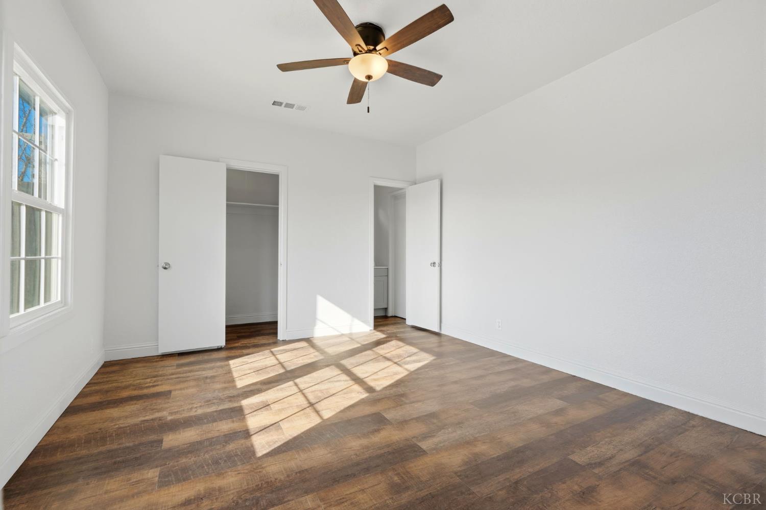 100 W Terrace Dr, Hanford, CA 93230