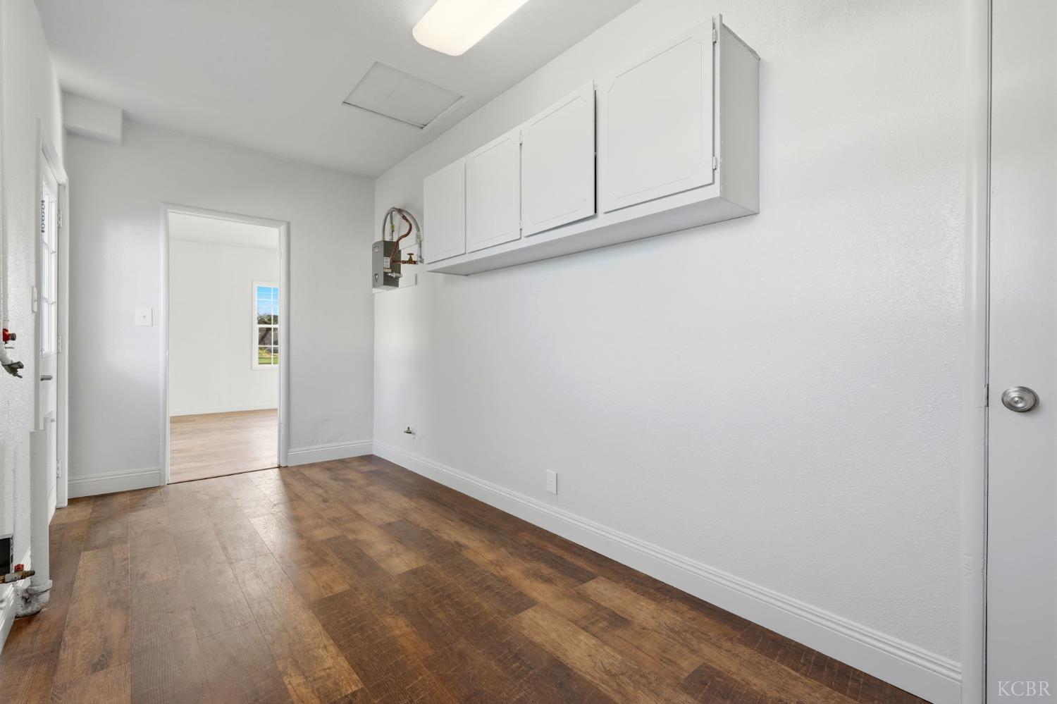 100 W Terrace Dr, Hanford, CA 93230