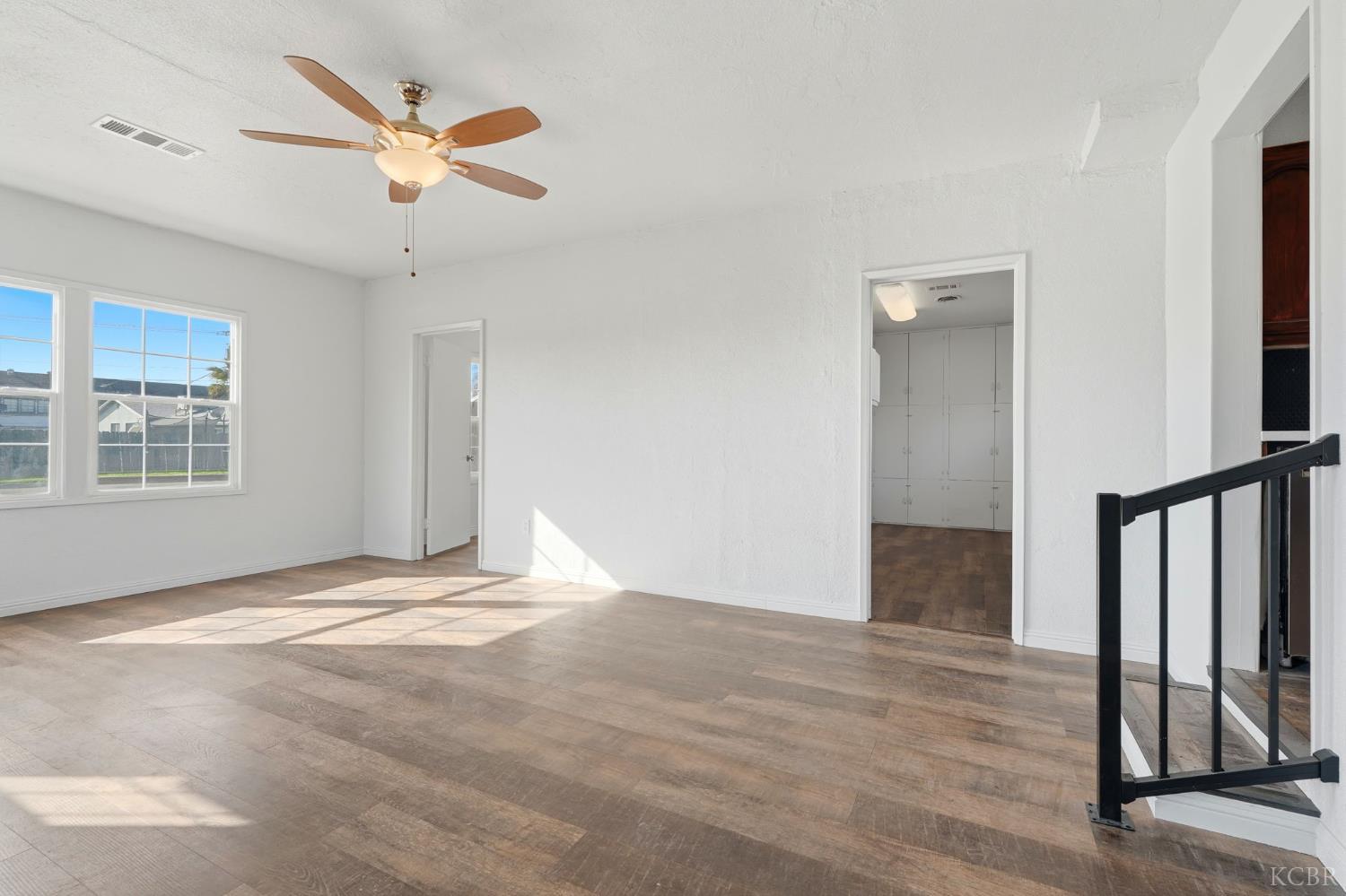 100 W Terrace Dr, Hanford, CA 93230