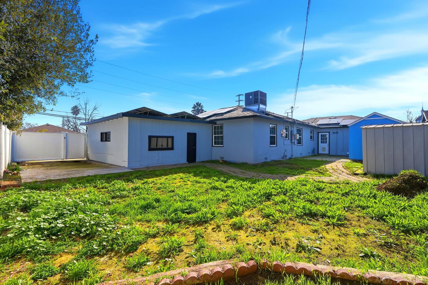 100 W Terrace Dr, Hanford, CA 93230