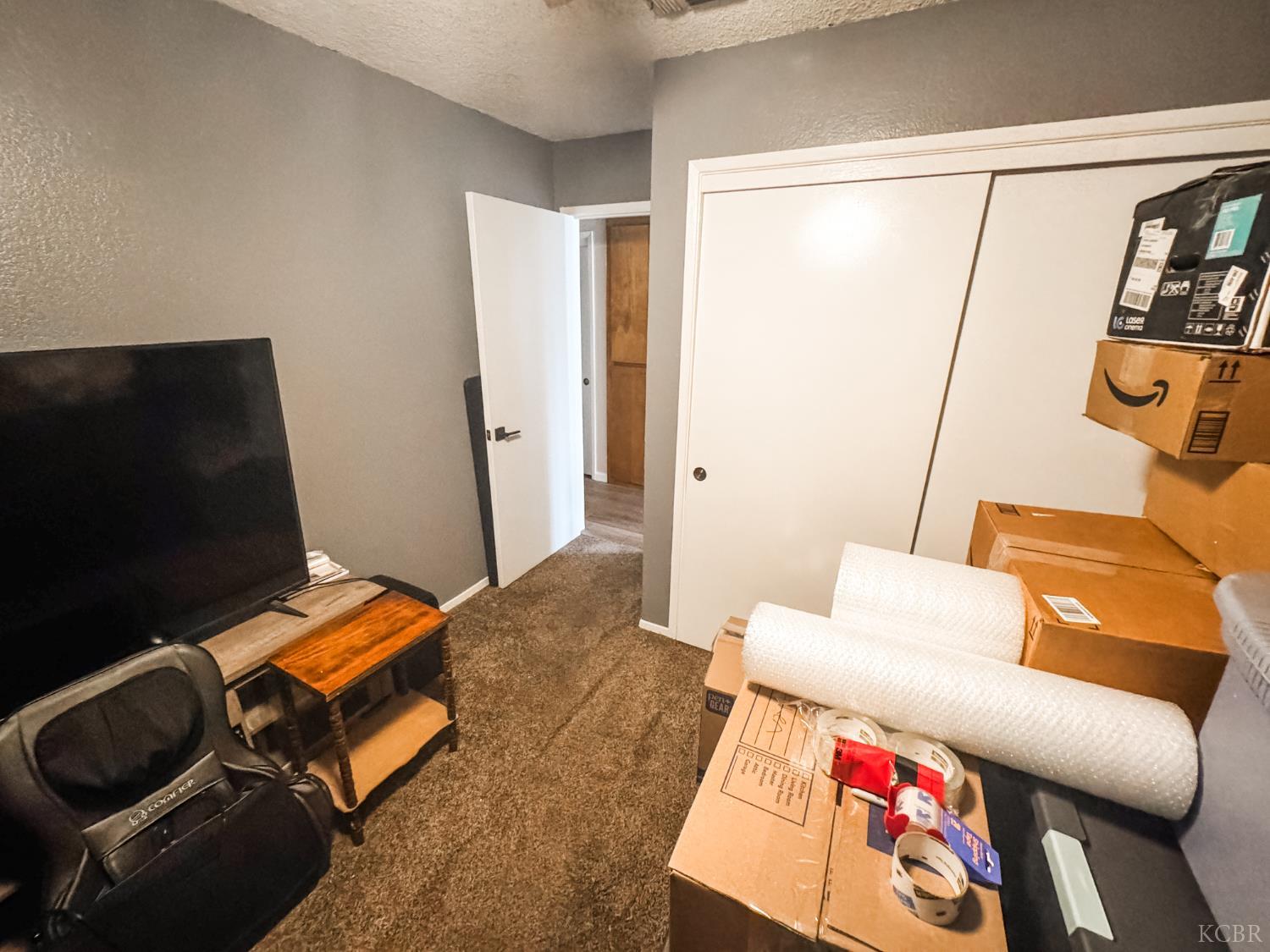 2083 Parker Pl, Hanford, CA 93230