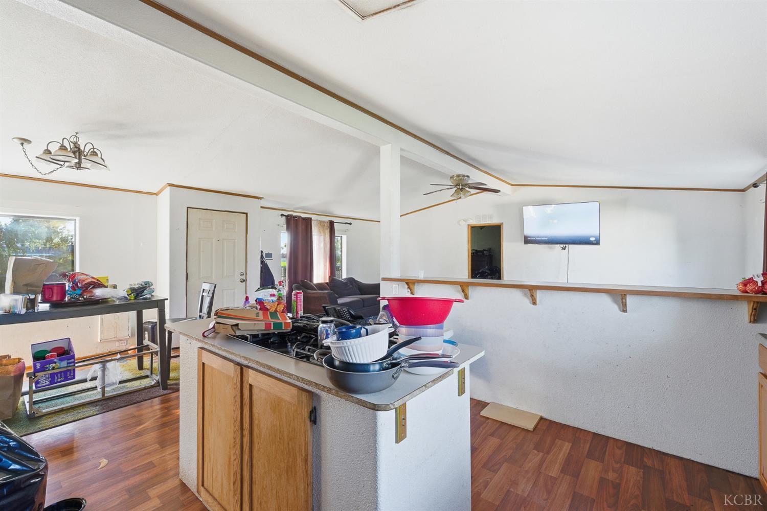 601 S Phillips St S, Hanford, CA 93230