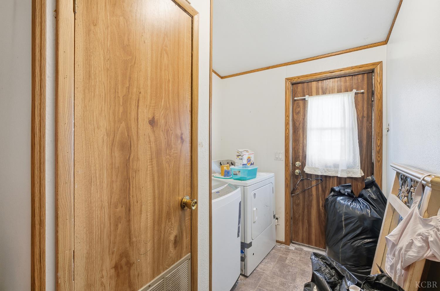 601 S Phillips St S, Hanford, CA 93230