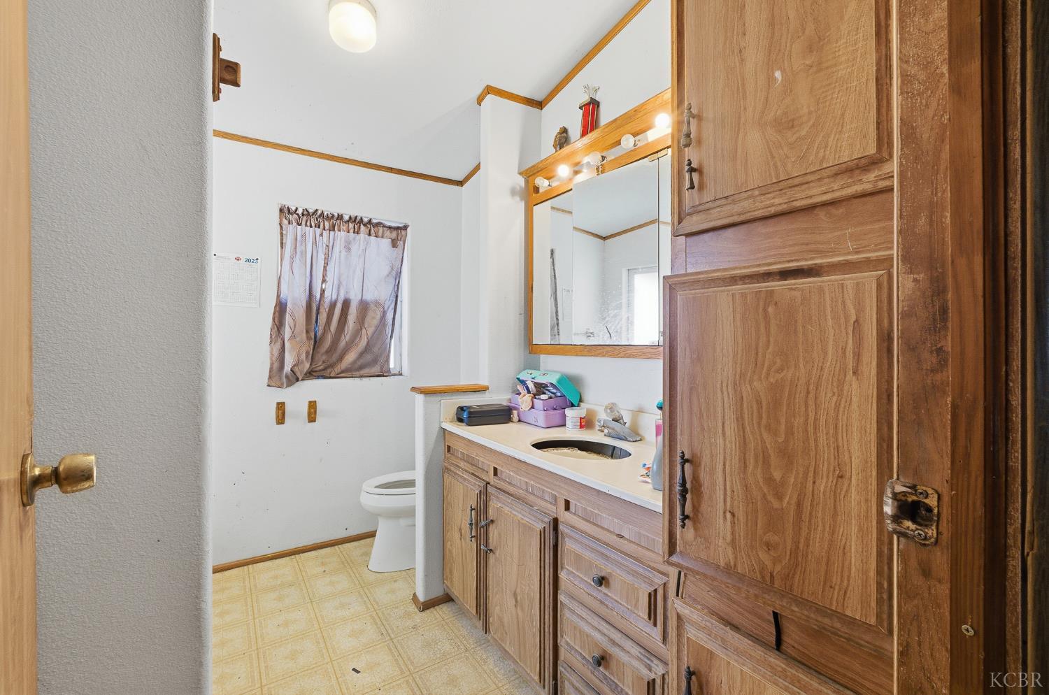 601 S Phillips St S, Hanford, CA 93230