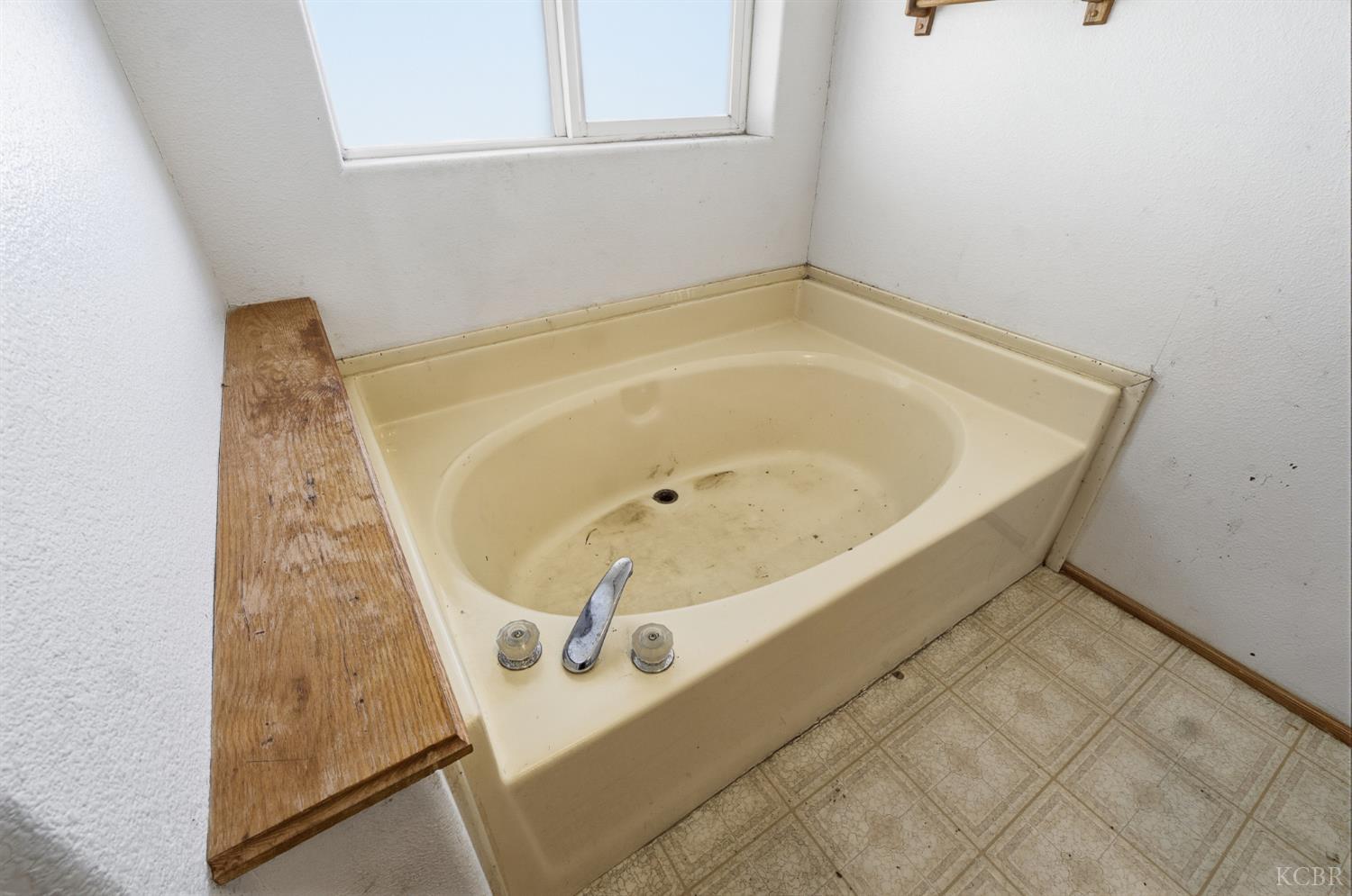 601 S Phillips St S, Hanford, CA 93230