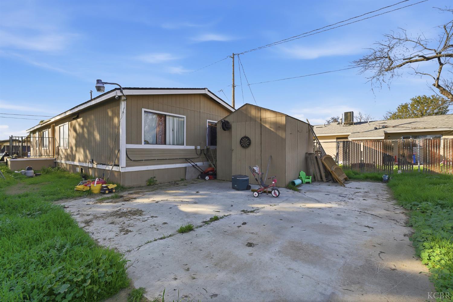 601 S Phillips St S, Hanford, CA 93230