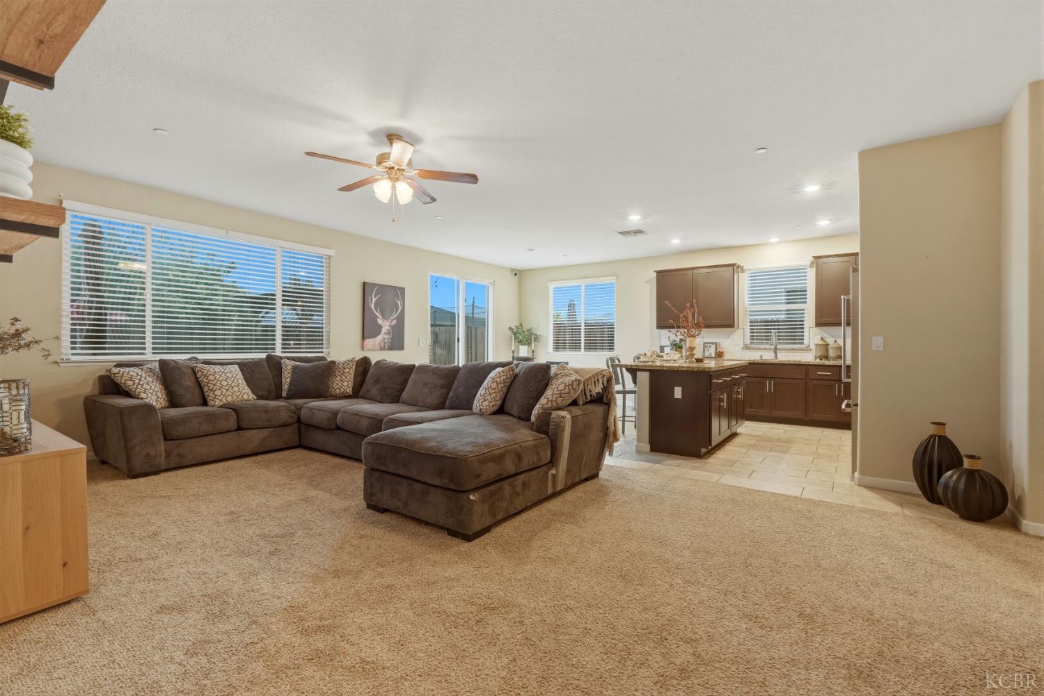 1161 Greenbrier Dr, Hanford, CA 93230