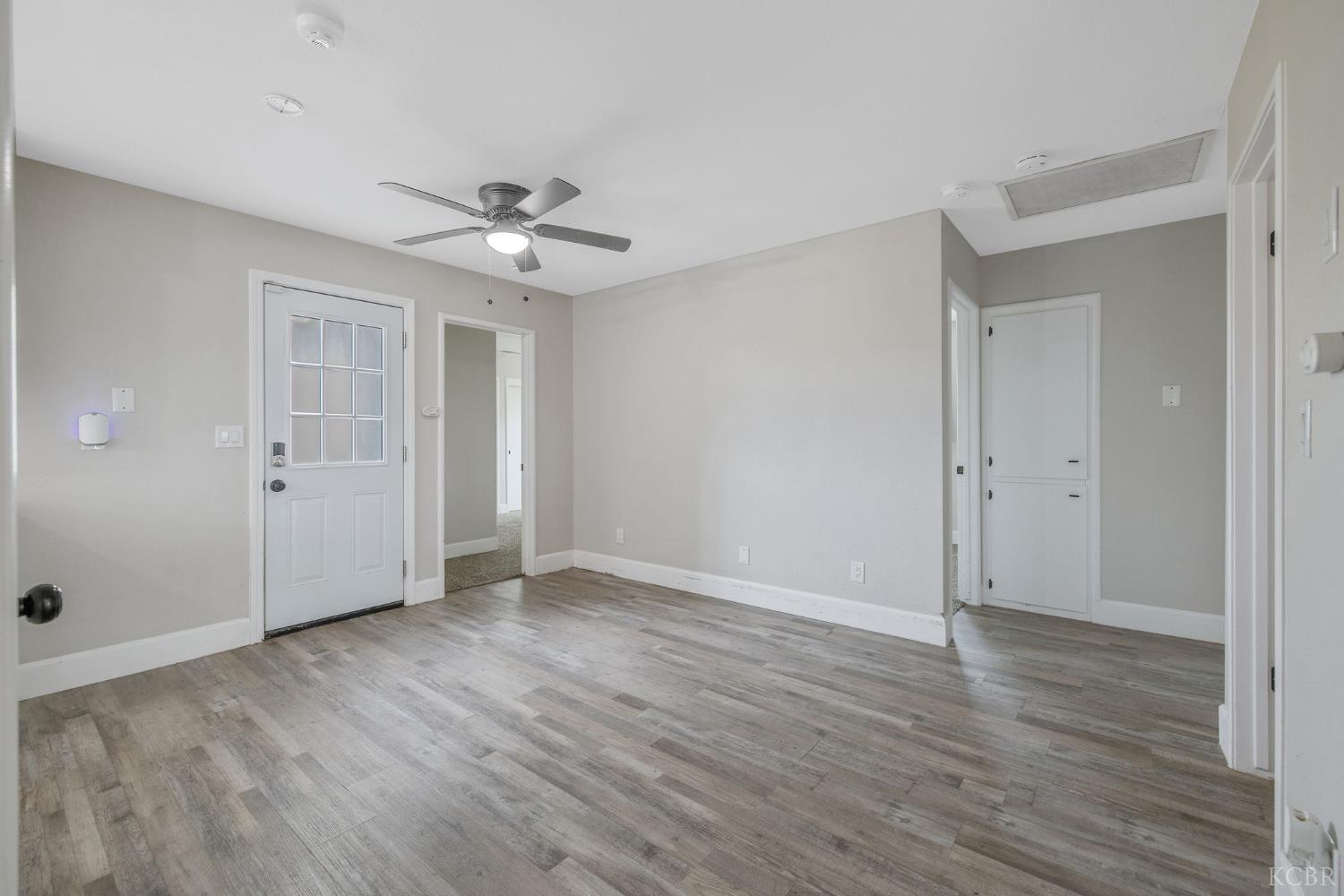 1401 N Williams St, Hanford, CA 93230