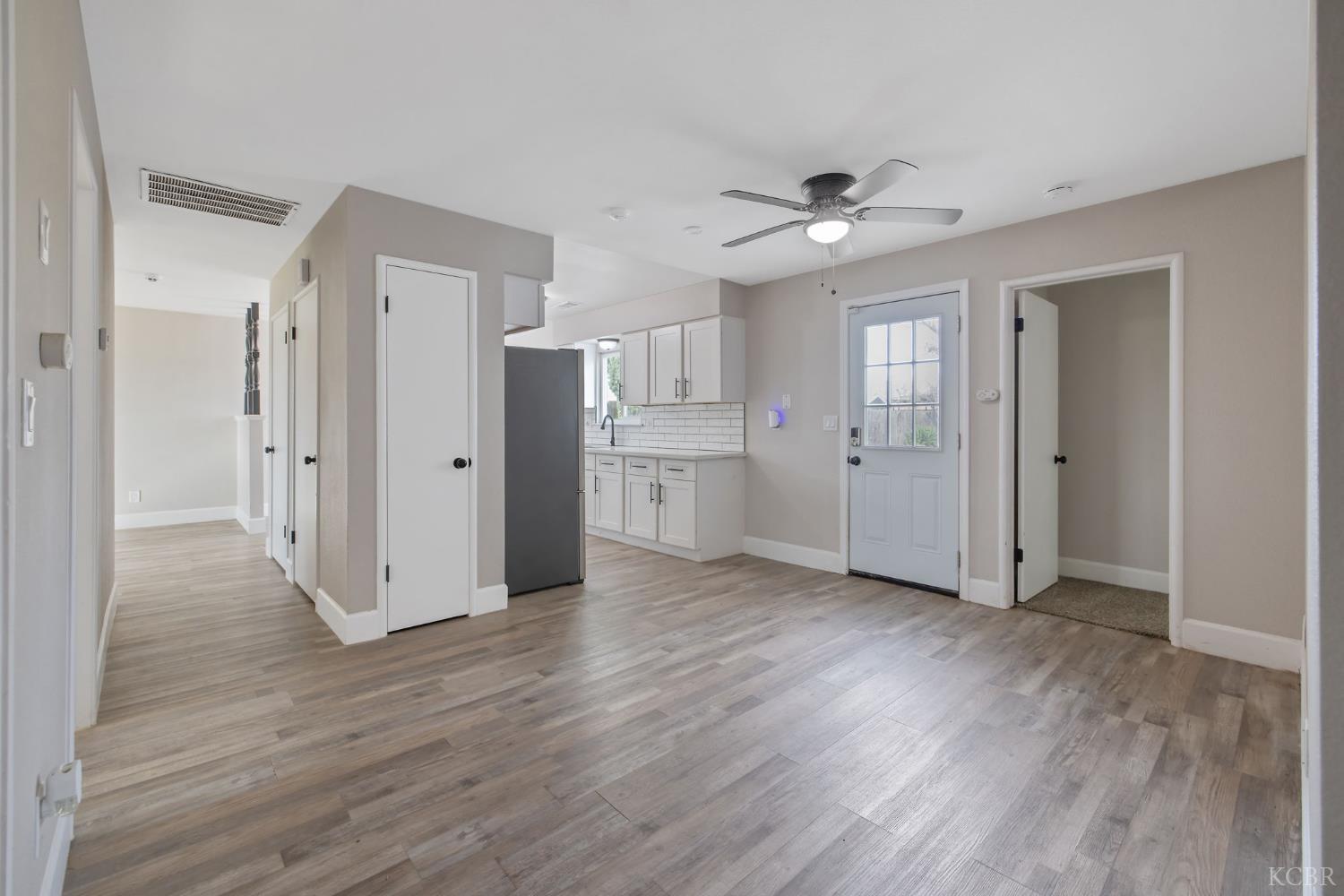 1401 N Williams St, Hanford, CA 93230