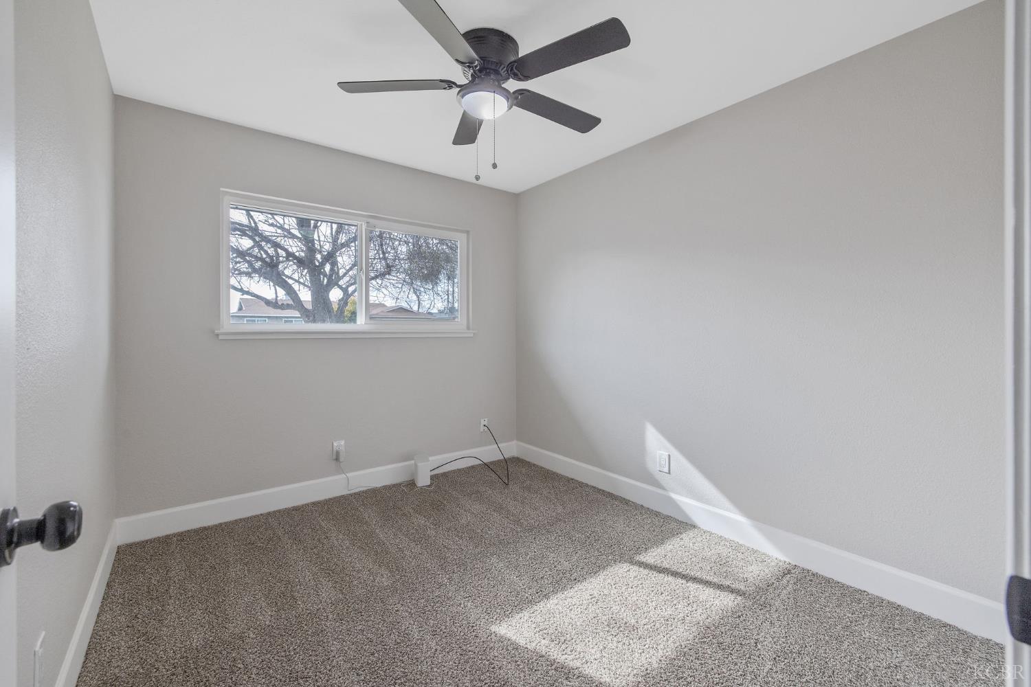 1401 N Williams St, Hanford, CA 93230