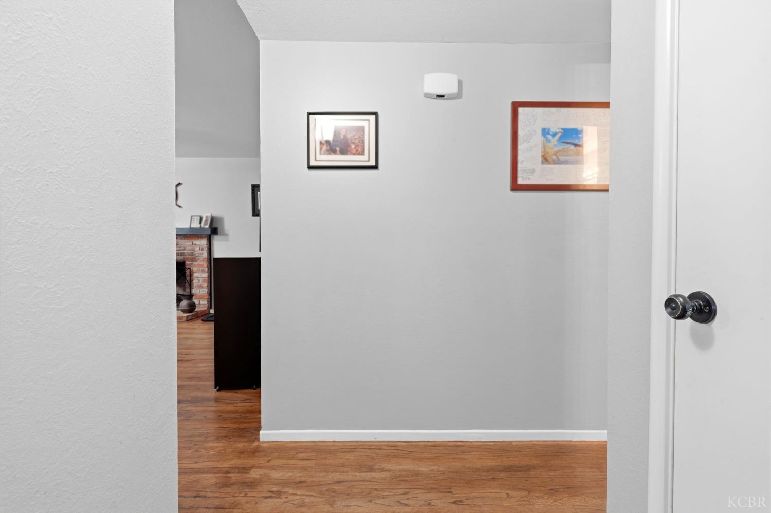 129 W Terrace Dr, Hanford, CA 93230