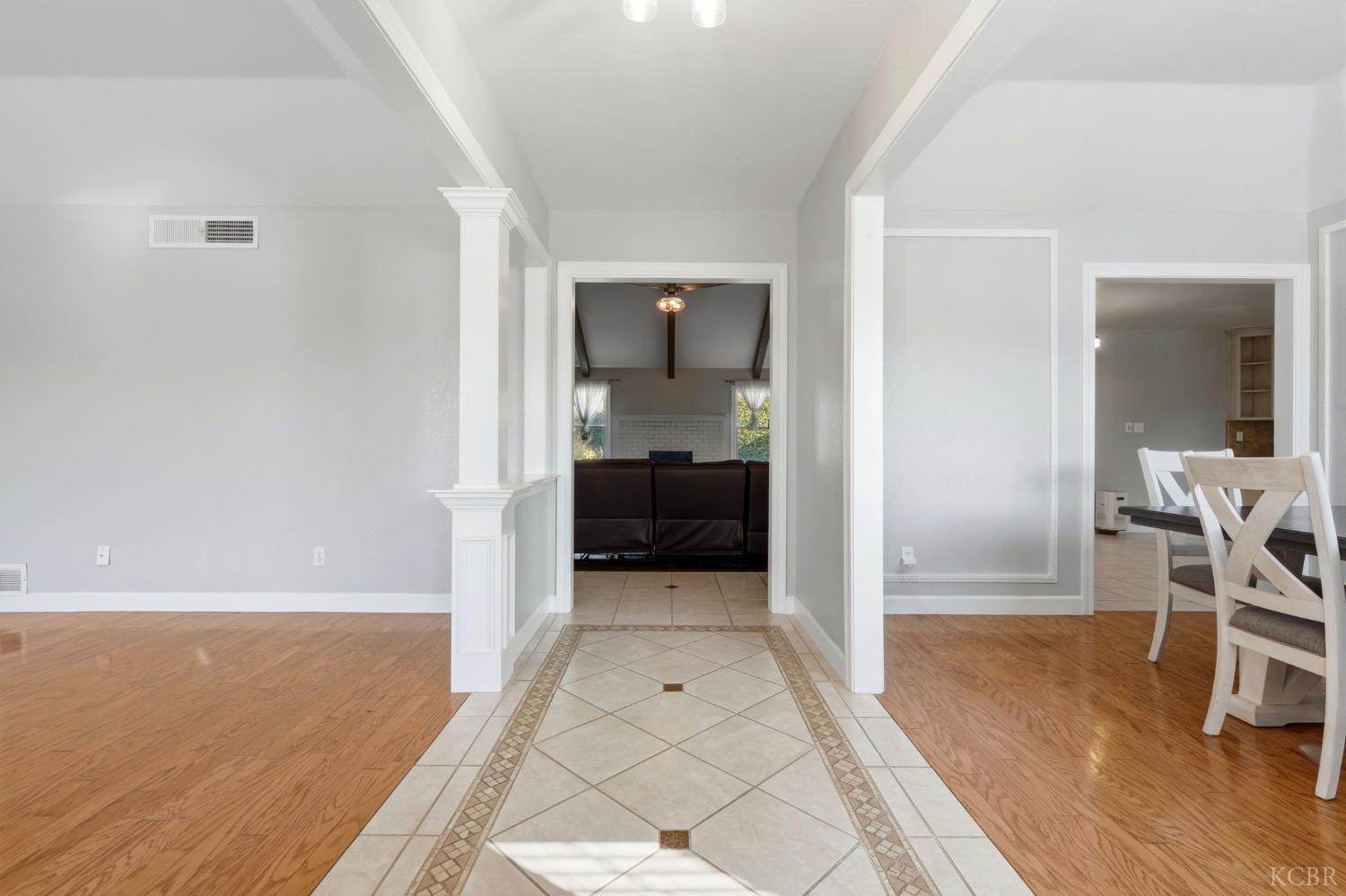 388 Timberline Ct, Hanford, CA 93230