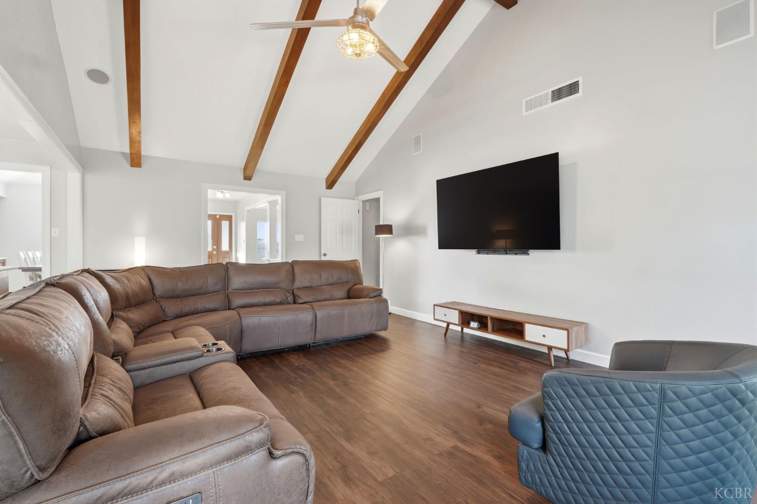 388 Timberline Ct, Hanford, CA 93230