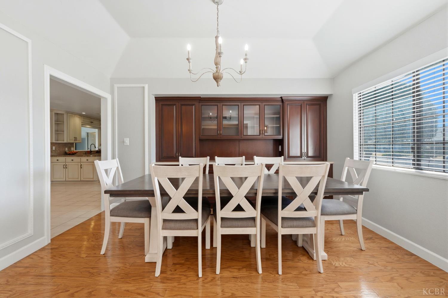 388 Timberline Ct, Hanford, CA 93230