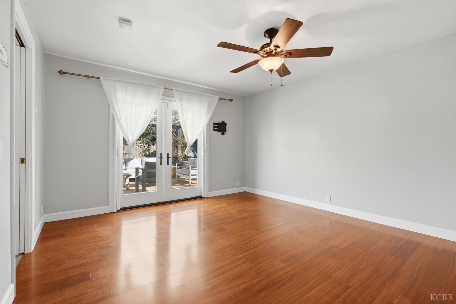 388 Timberline Ct, Hanford, CA 93230