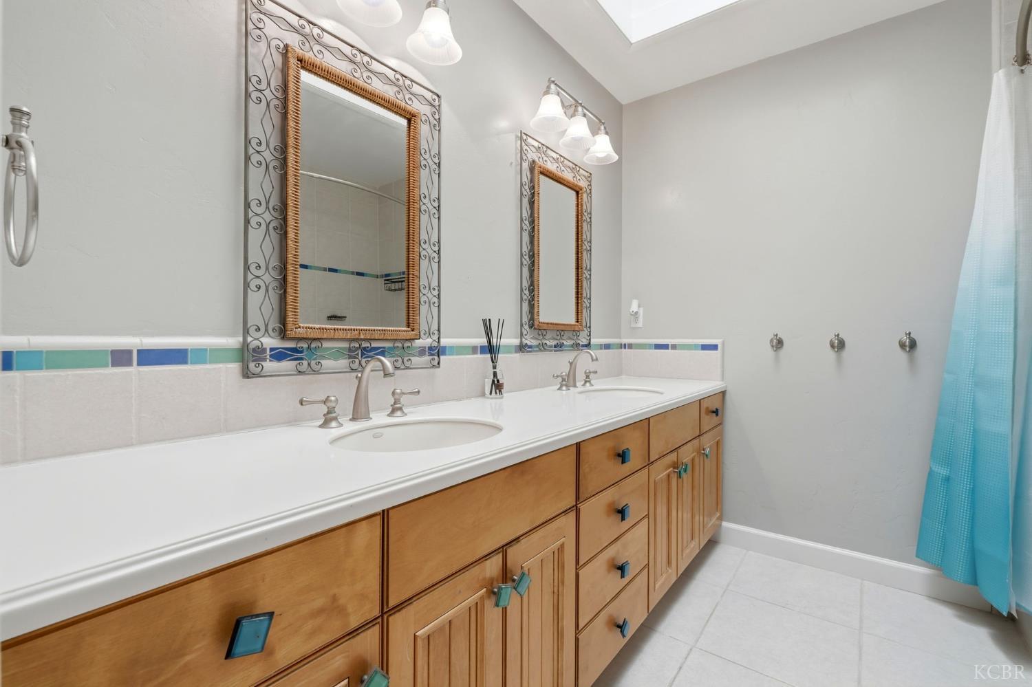 388 Timberline Ct, Hanford, CA 93230