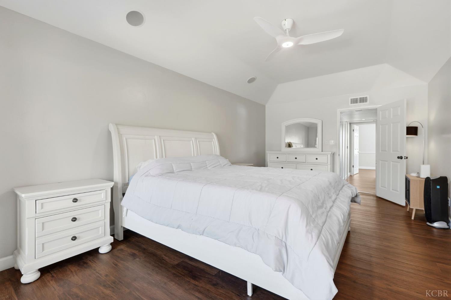 388 Timberline Ct, Hanford, CA 93230