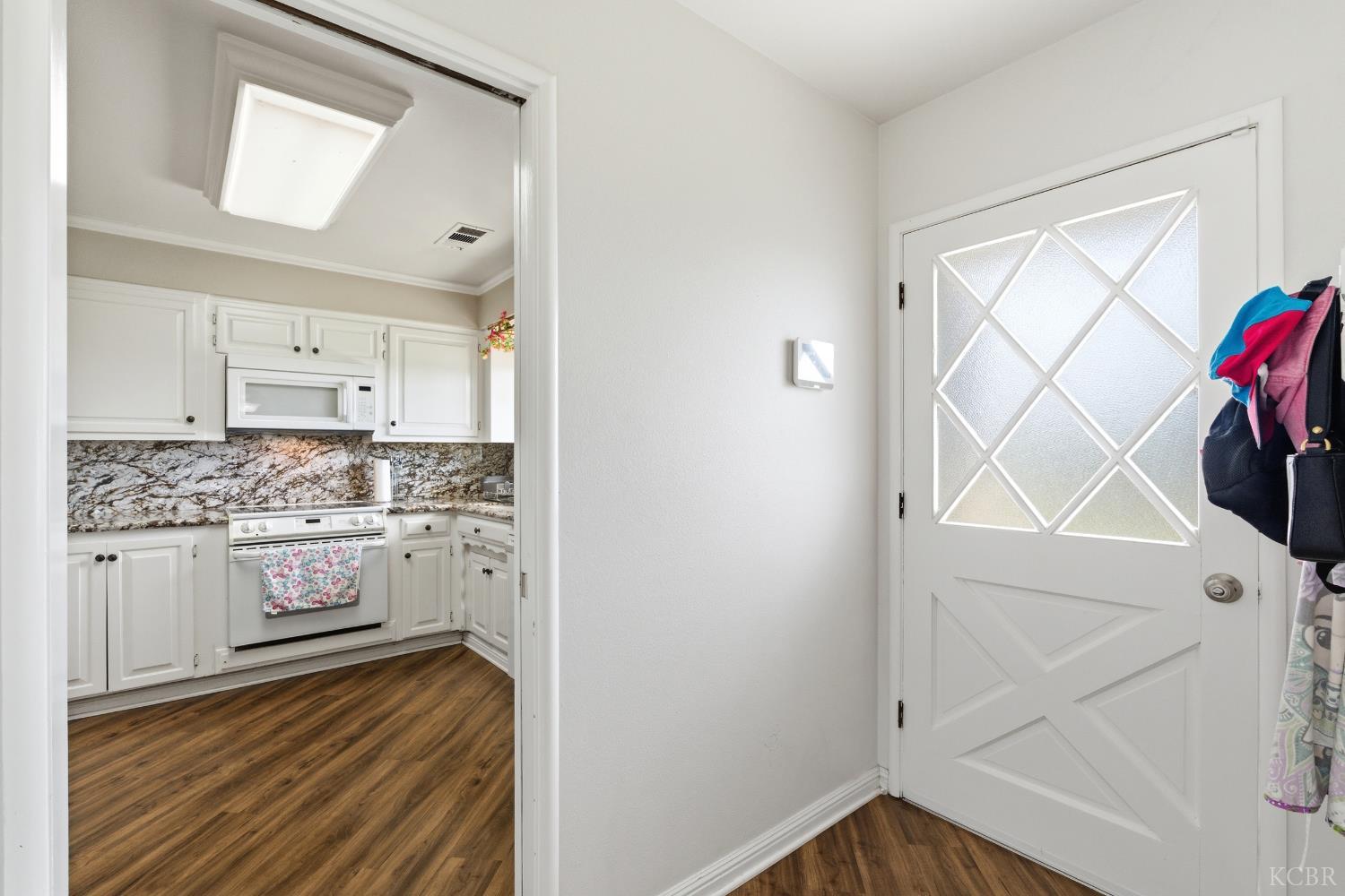 2116 N Woodridge Way, Hanford, CA 93230