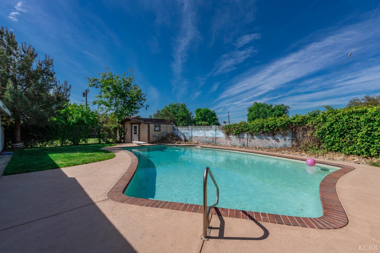 2116 N Woodridge Way, Hanford, CA 93230