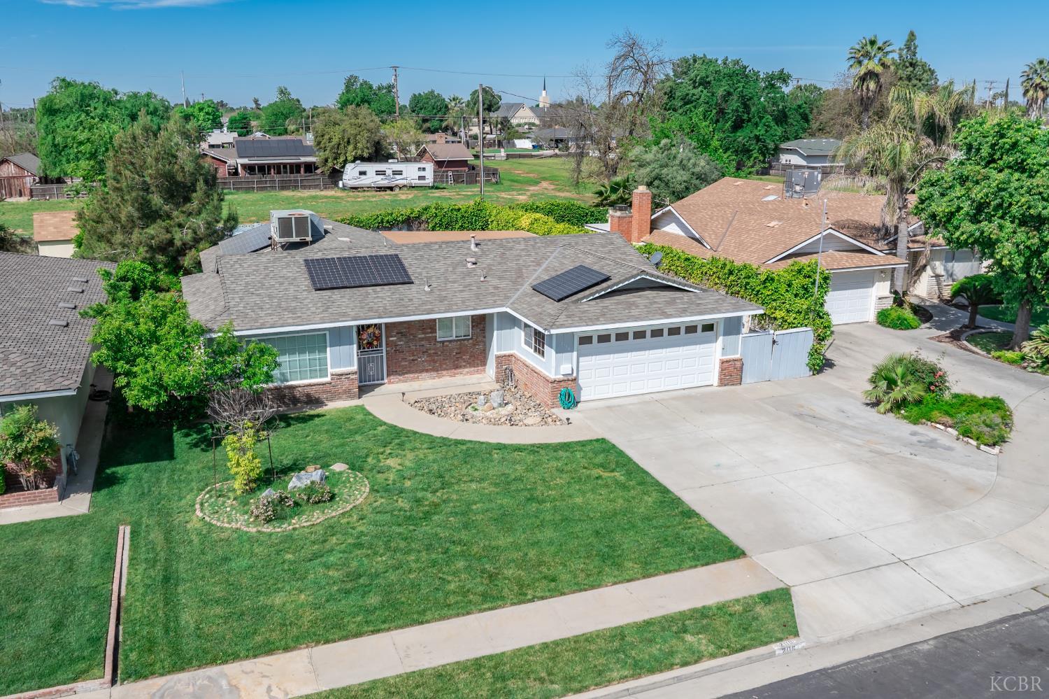 2116 N Woodridge Way, Hanford, CA 93230
