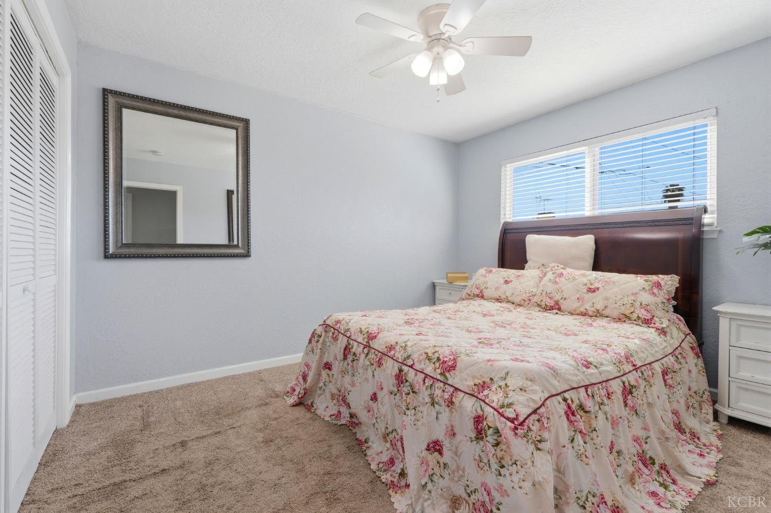 975 Salem Dr, Hanford, CA 93230