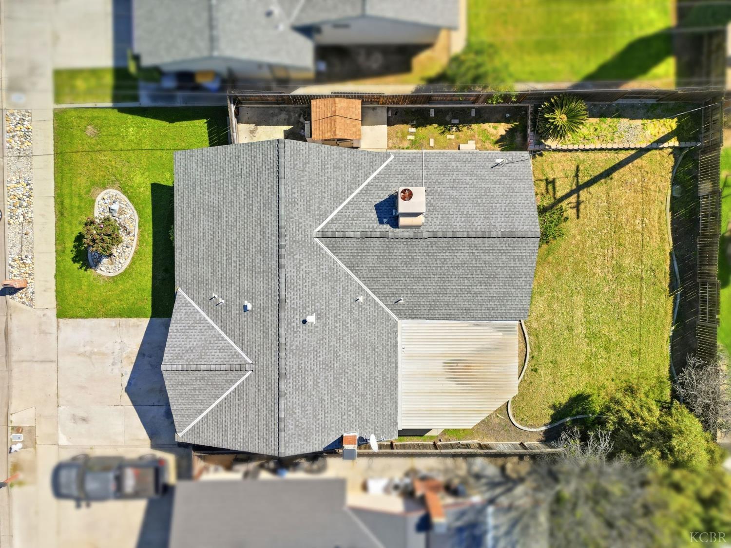 975 Salem Dr, Hanford, CA 93230