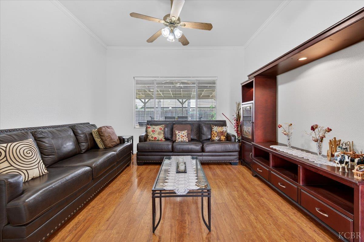 795 Northstar Dr, Hanford, CA 93230