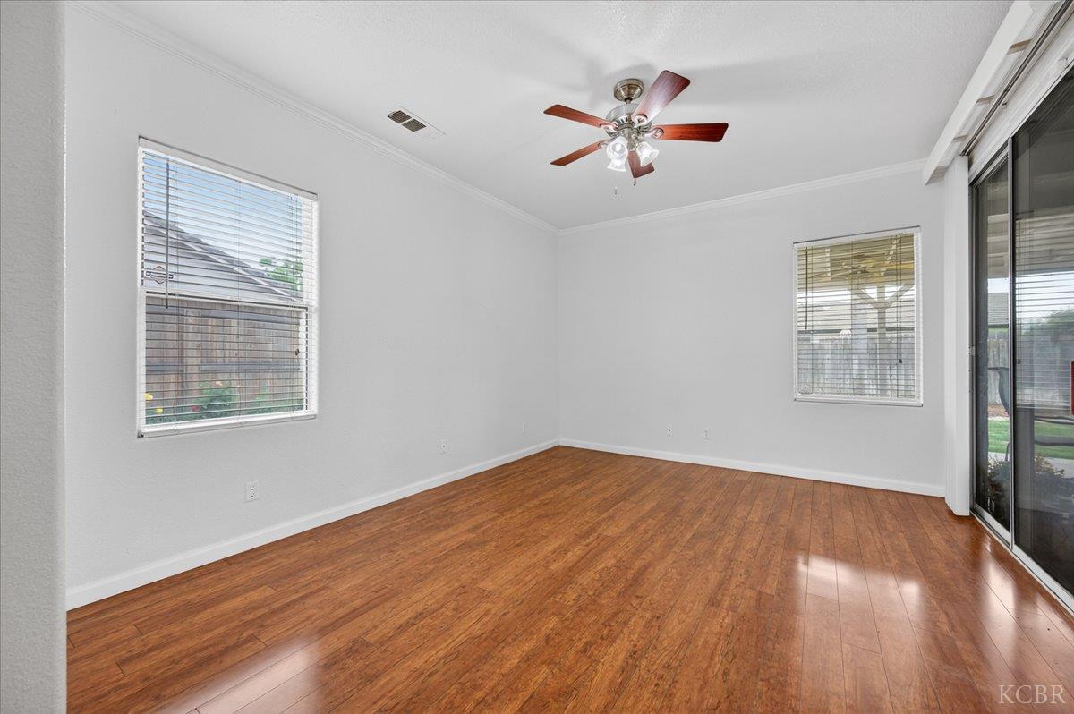 795 Northstar Dr, Hanford, CA 93230