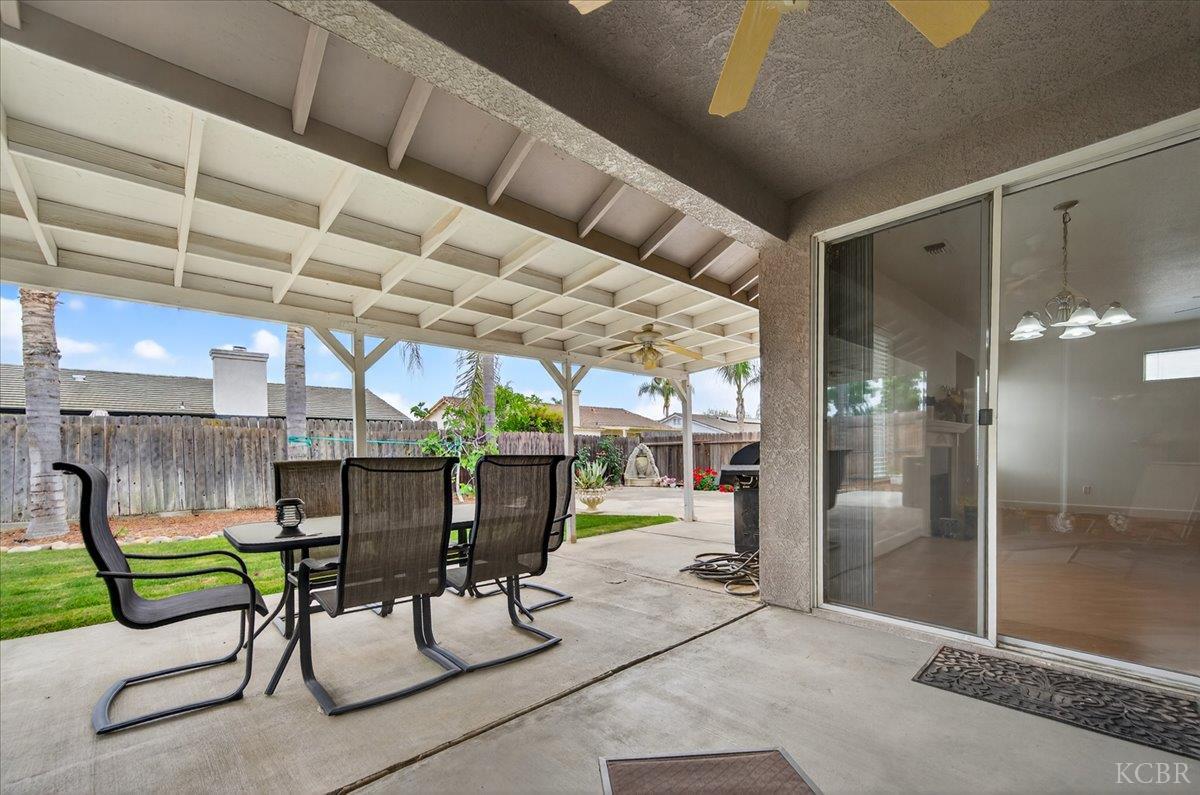 795 Northstar Dr, Hanford, CA 93230