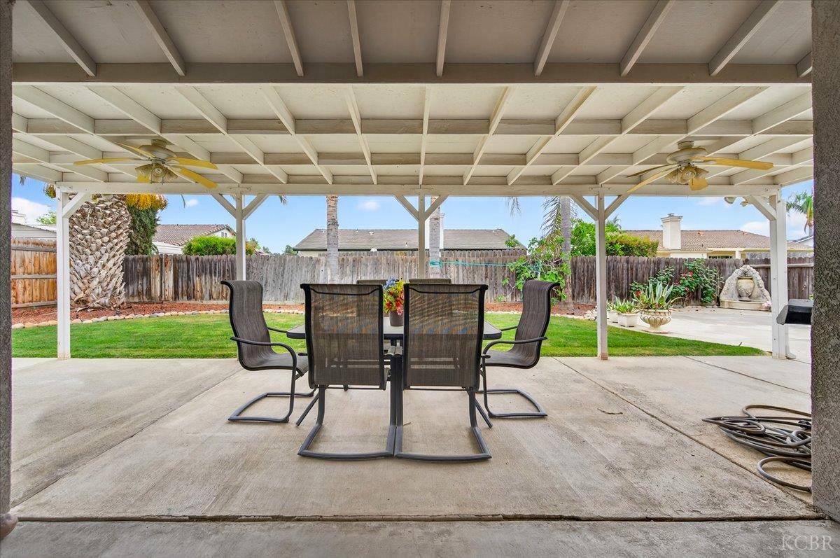 795 Northstar Dr, Hanford, CA 93230