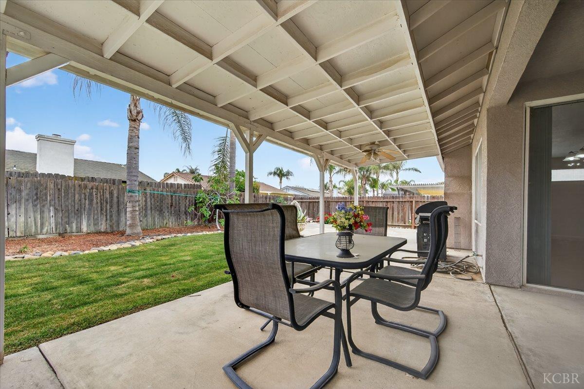 795 Northstar Dr, Hanford, CA 93230