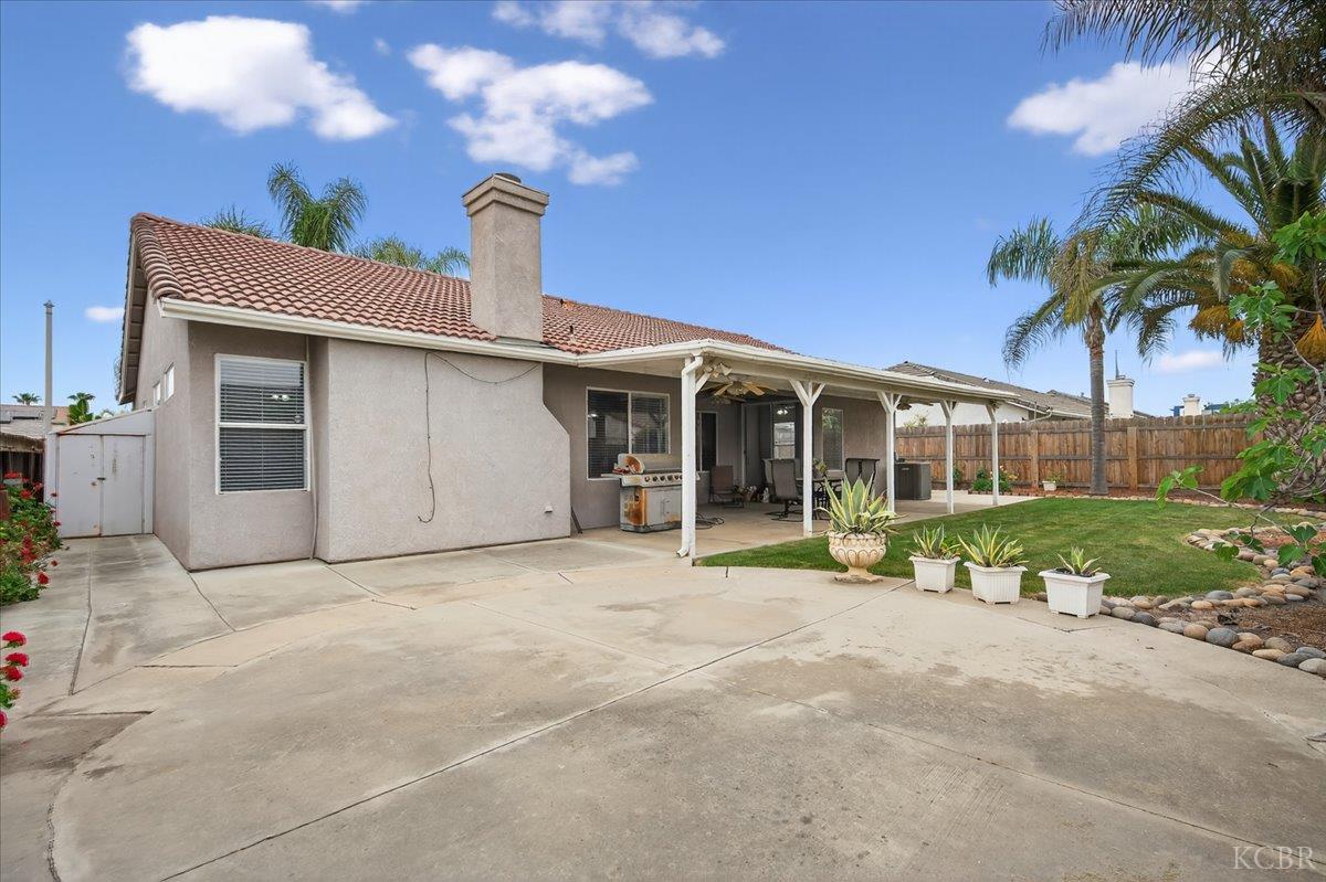 795 Northstar Dr, Hanford, CA 93230