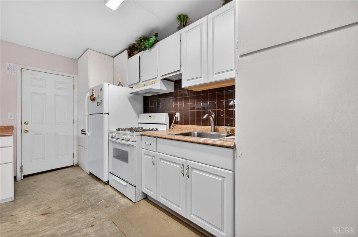 795 Northstar Dr, Hanford, CA 93230