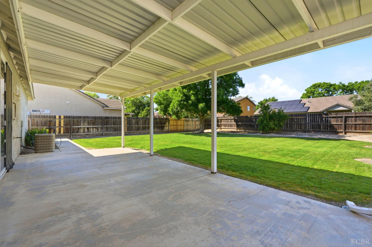 1788 W Rio Hondo Ct, Hanford, CA 93230