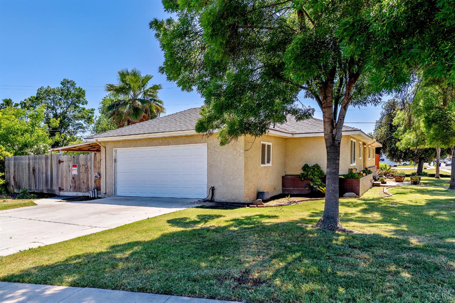 2109 N Kensington Way, Hanford, CA 93230