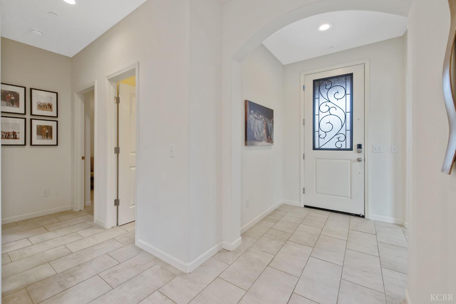 2223 Madeline Dr, Hanford, CA 93230