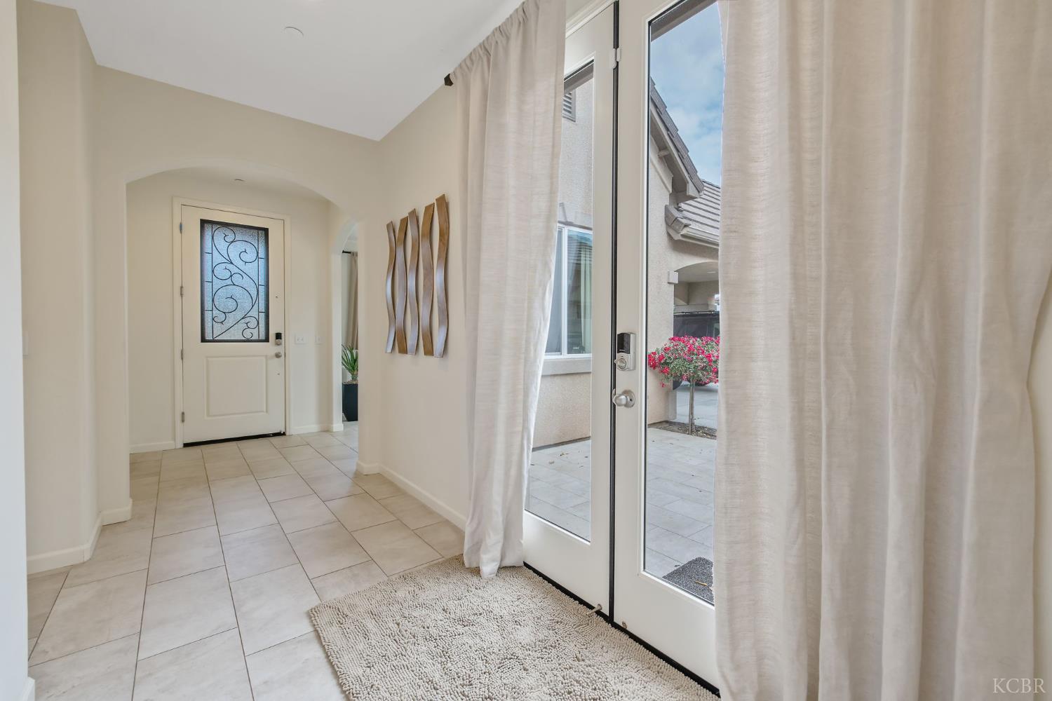 2223 Madeline Dr, Hanford, CA 93230