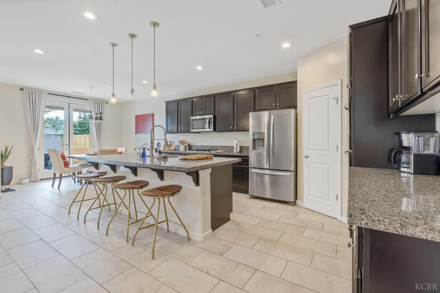 2223 Madeline Dr, Hanford, CA 93230