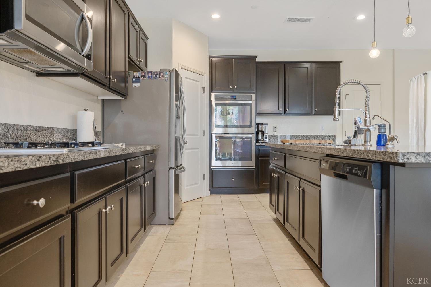 2223 Madeline Dr, Hanford, CA 93230