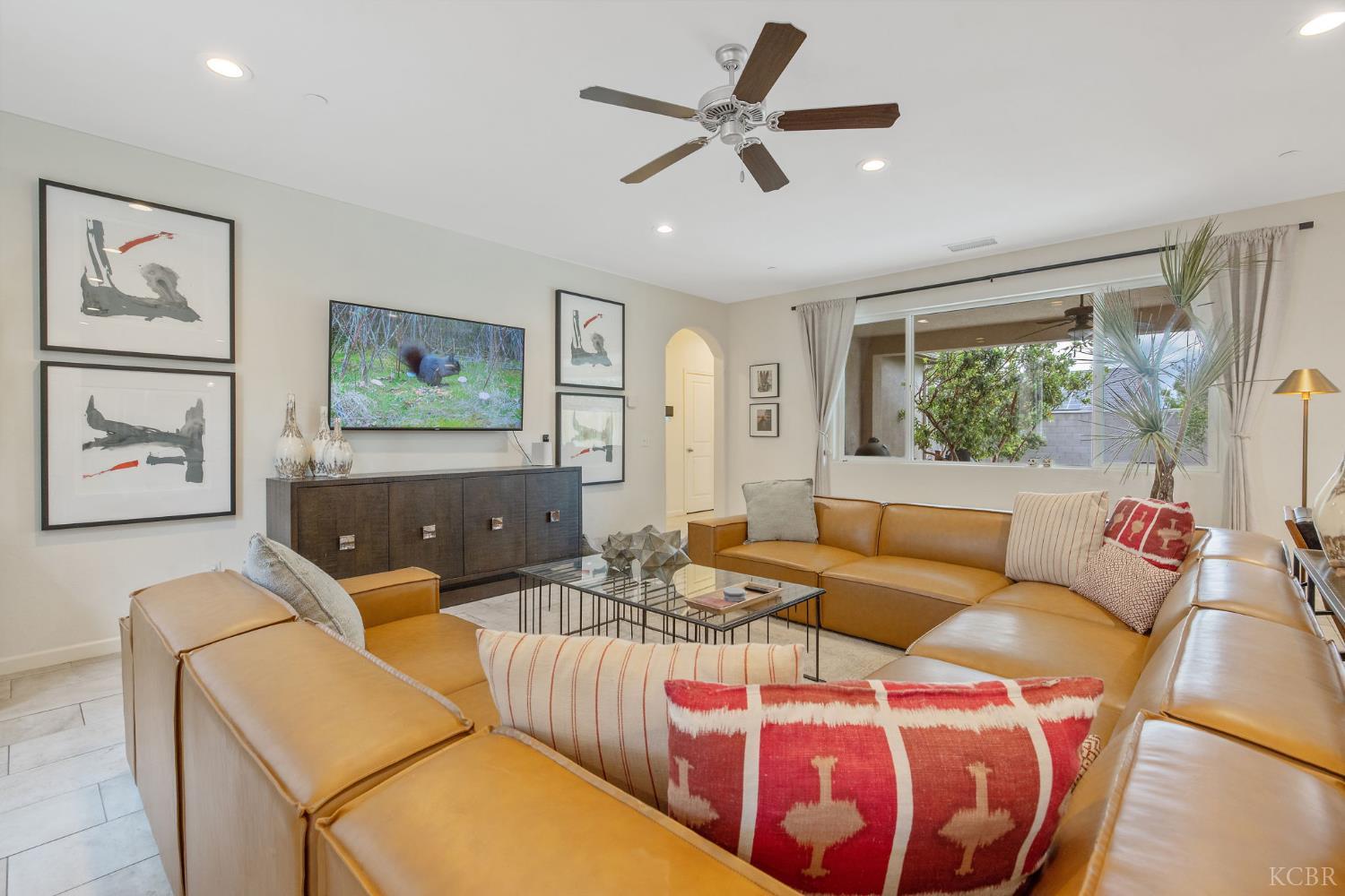 2223 Madeline Dr, Hanford, CA 93230