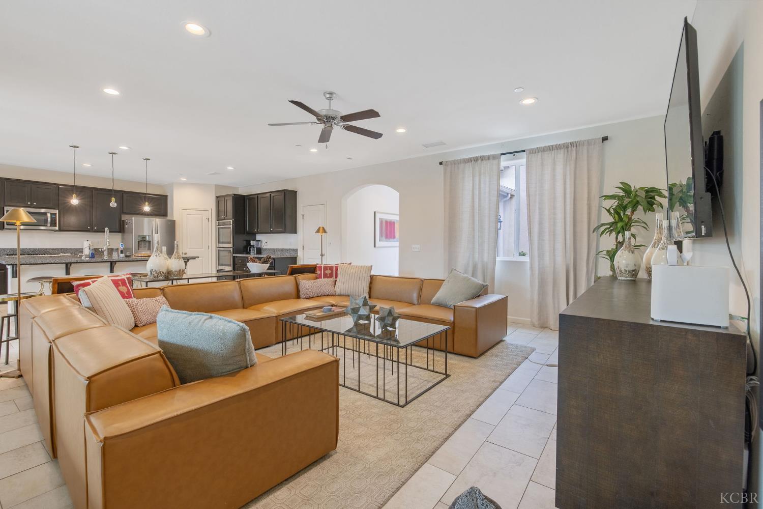 2223 Madeline Dr, Hanford, CA 93230