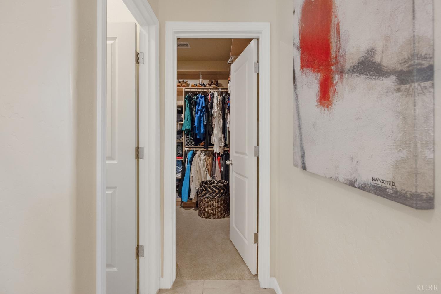 2223 Madeline Dr, Hanford, CA 93230