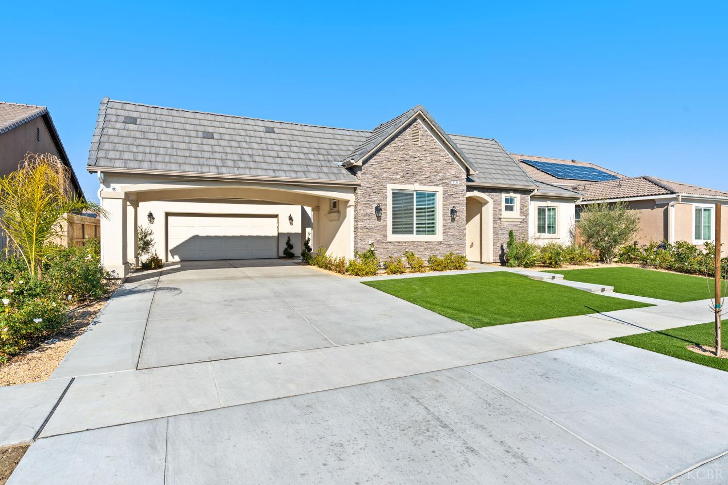 2124 Cortner St, Hanford, CA 93230